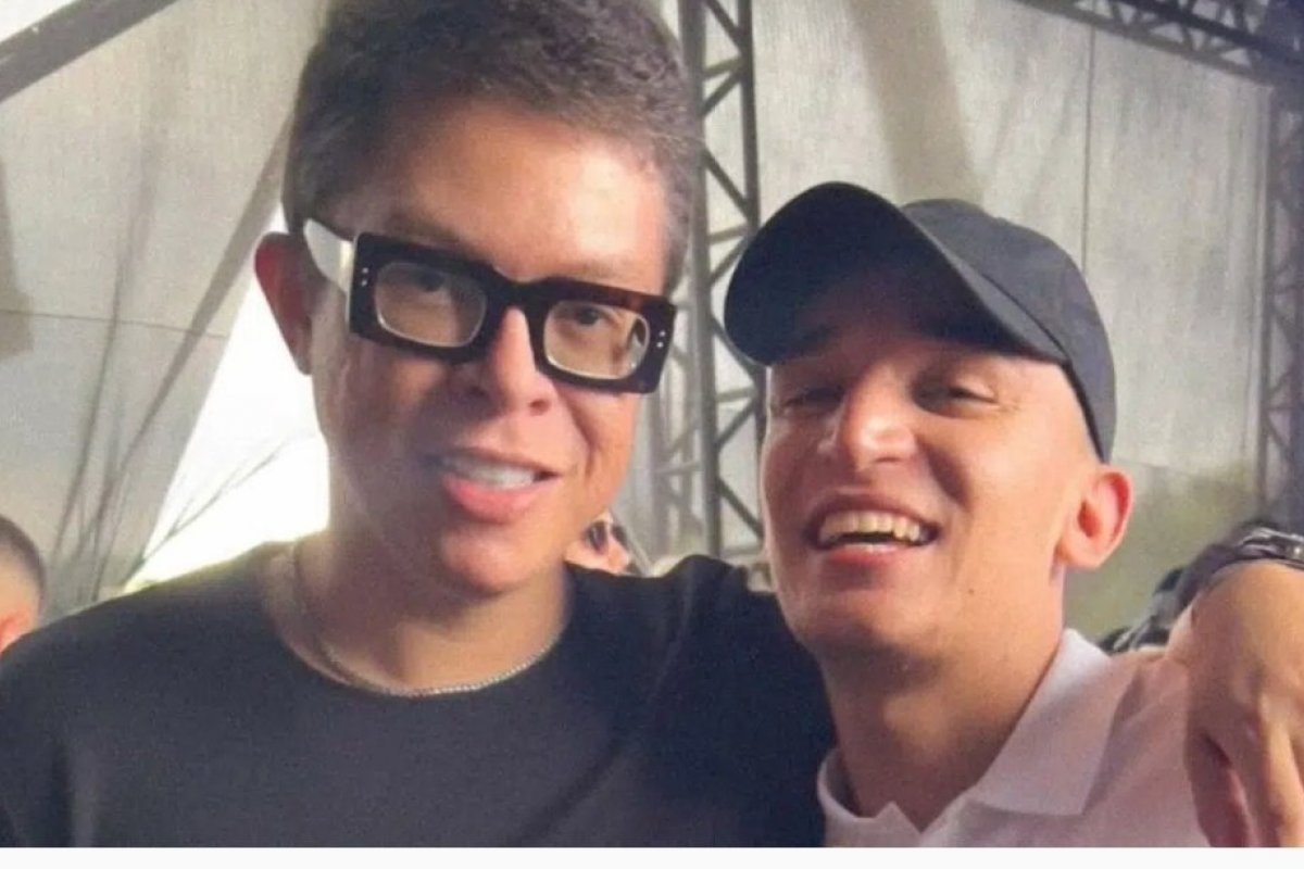 DJ Ivis tieta João Gomes em show de Wesley Safadão!