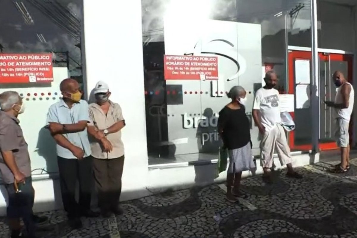 Agência bancária é arrombada e monitor é levado no bairro Largo do Tanque, em Salvador