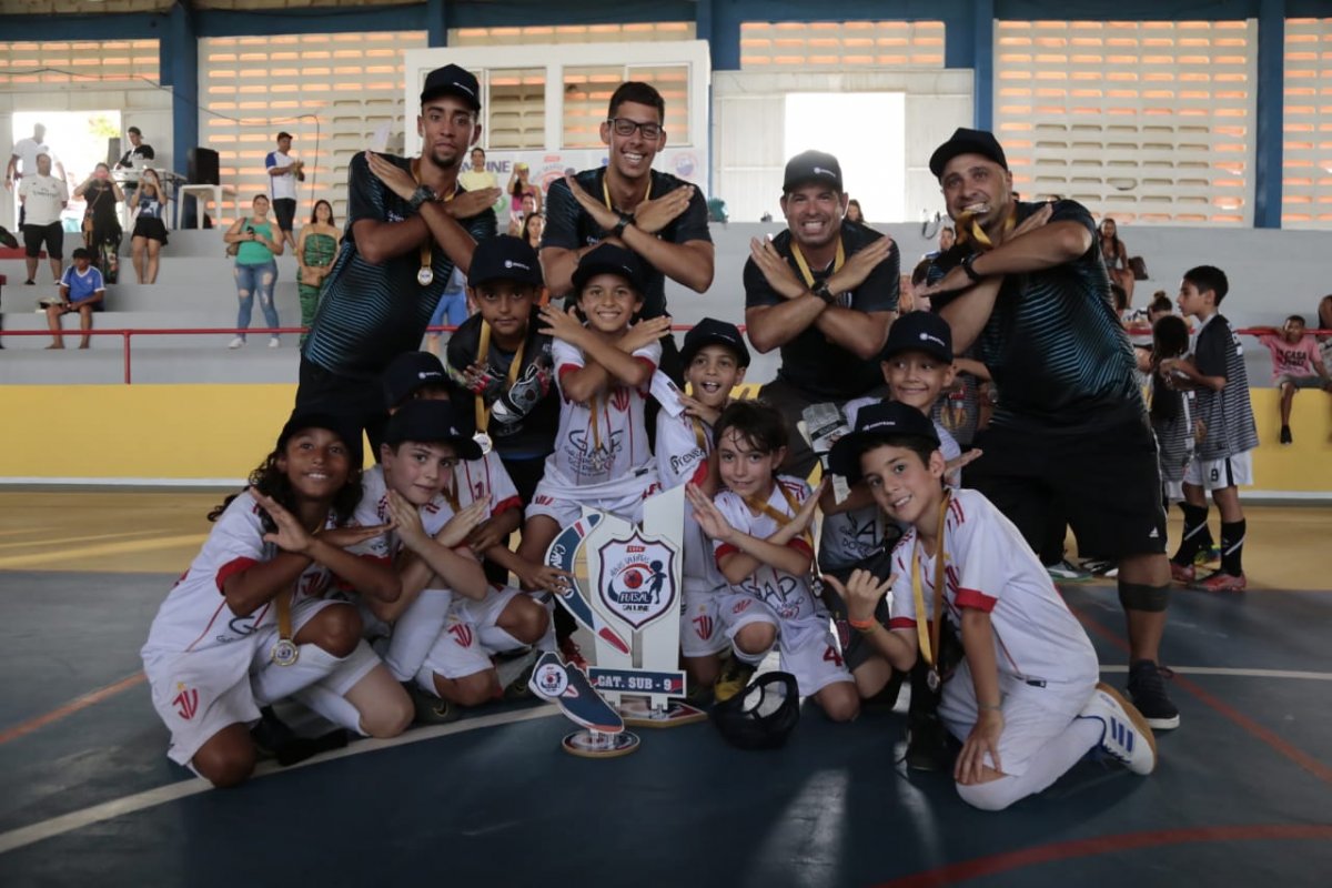 Atletas Sub 9 dão show na Copa de Novos Talentos de Futsal