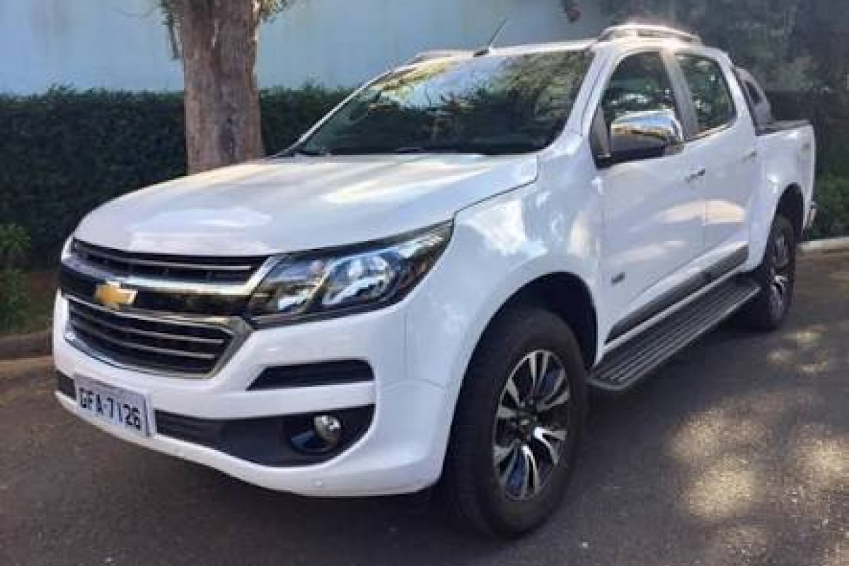 S10 avança sobre Hilux e Strada lidera com folga em setembro