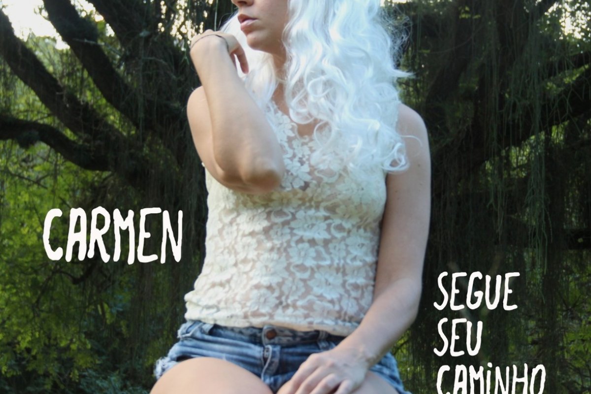 Carmen lança single 'Segue Seu Caminho' que marca estreia de projeto solo