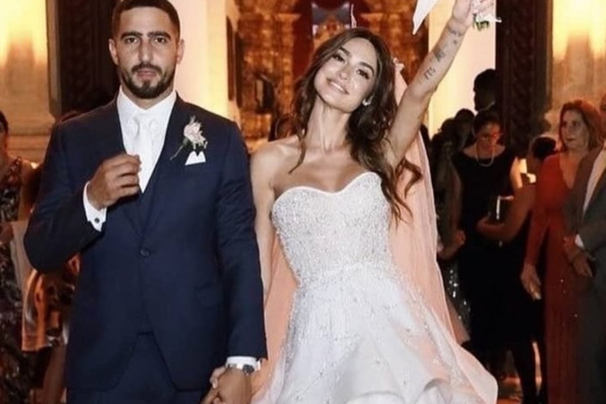 Thaila Ayala e Renato Góes se casam no Nordeste