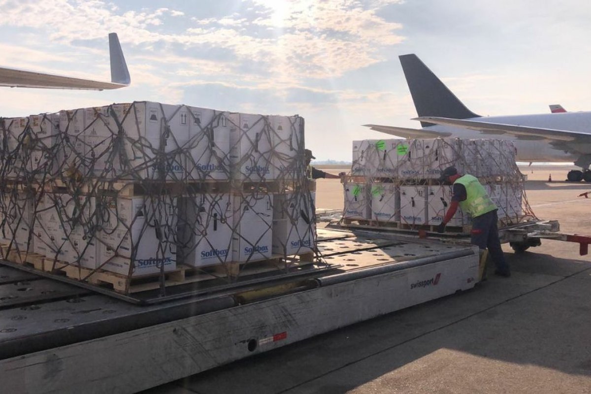 Governo Federal recebe mais 1,5 milhão de doses da vacina Pfizer