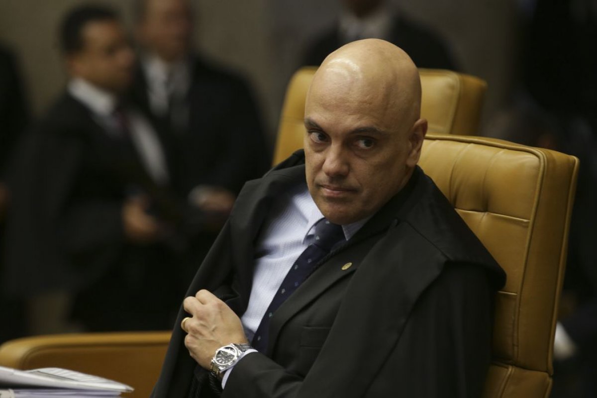 Moraes se declara impedido a votar sobre habeas corpus de Zé Trovão