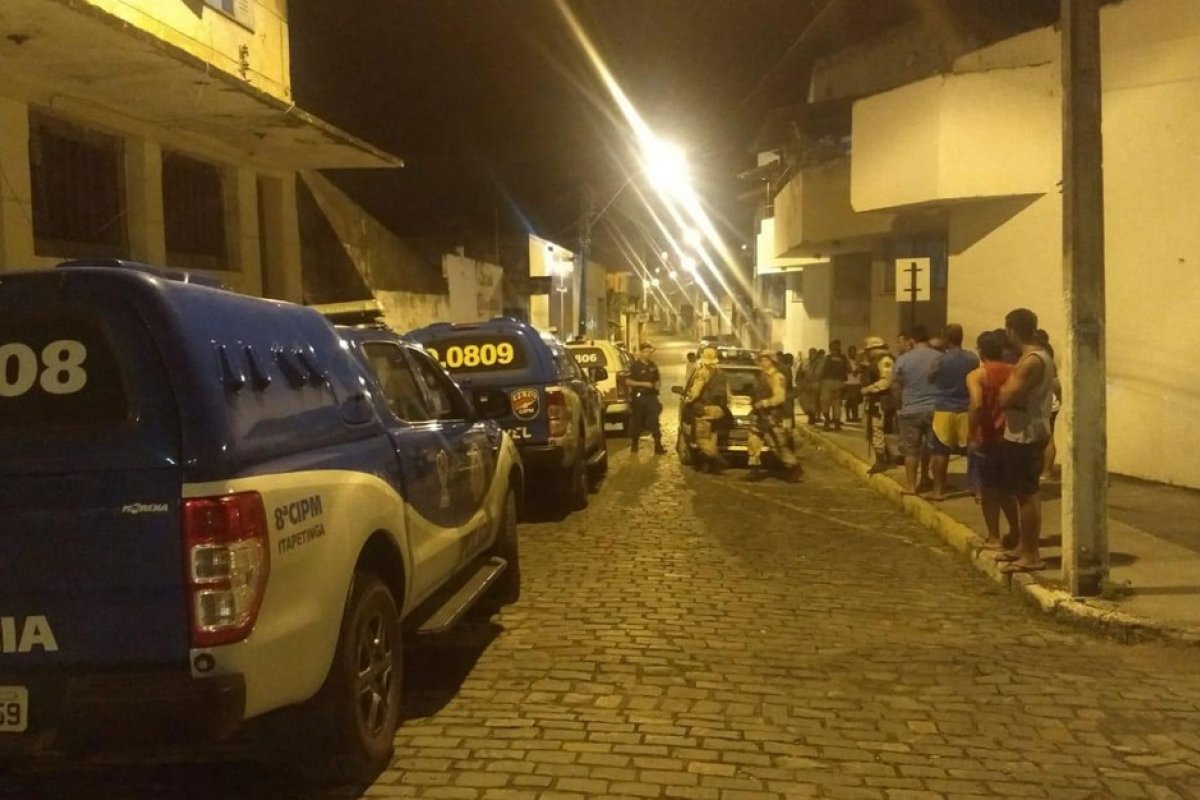 Moradores relatam pânico durante ação de bandidos em cidade no Interior da Bahia