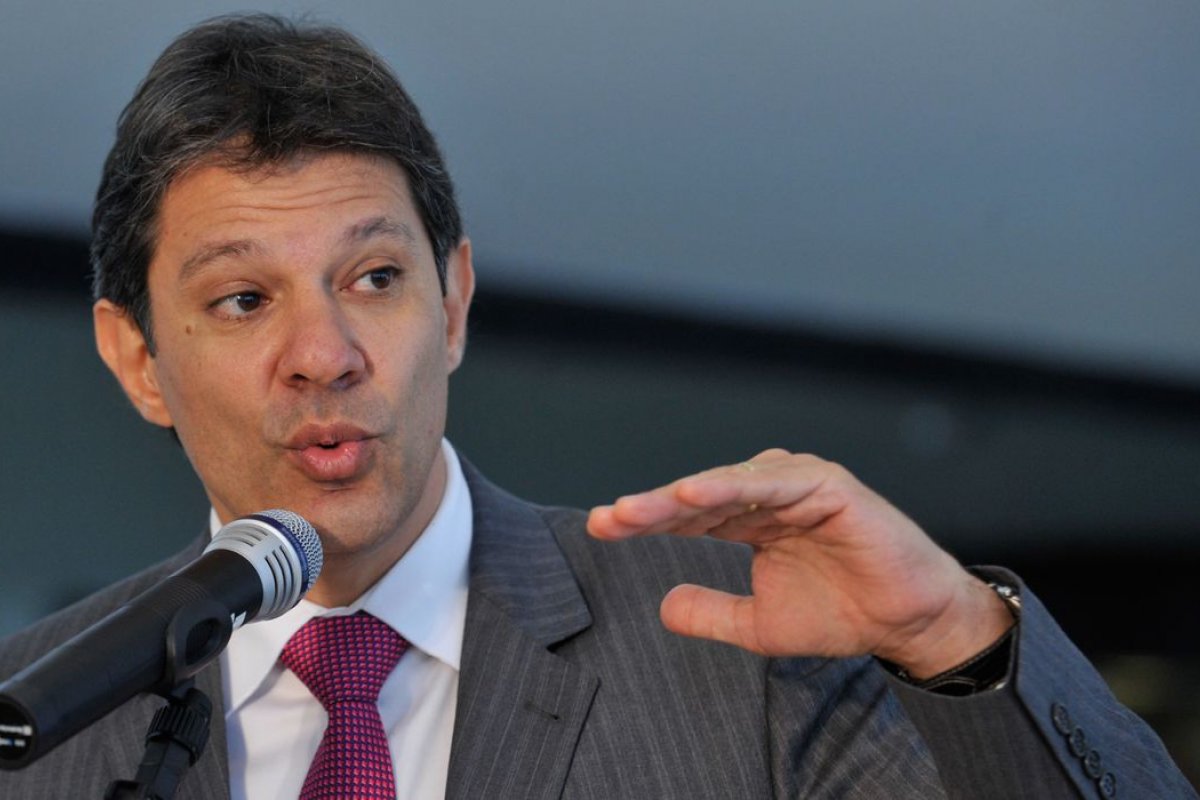 Haddad: mudanças no Prouni feitas por Bolsonaro são 'um nojo'