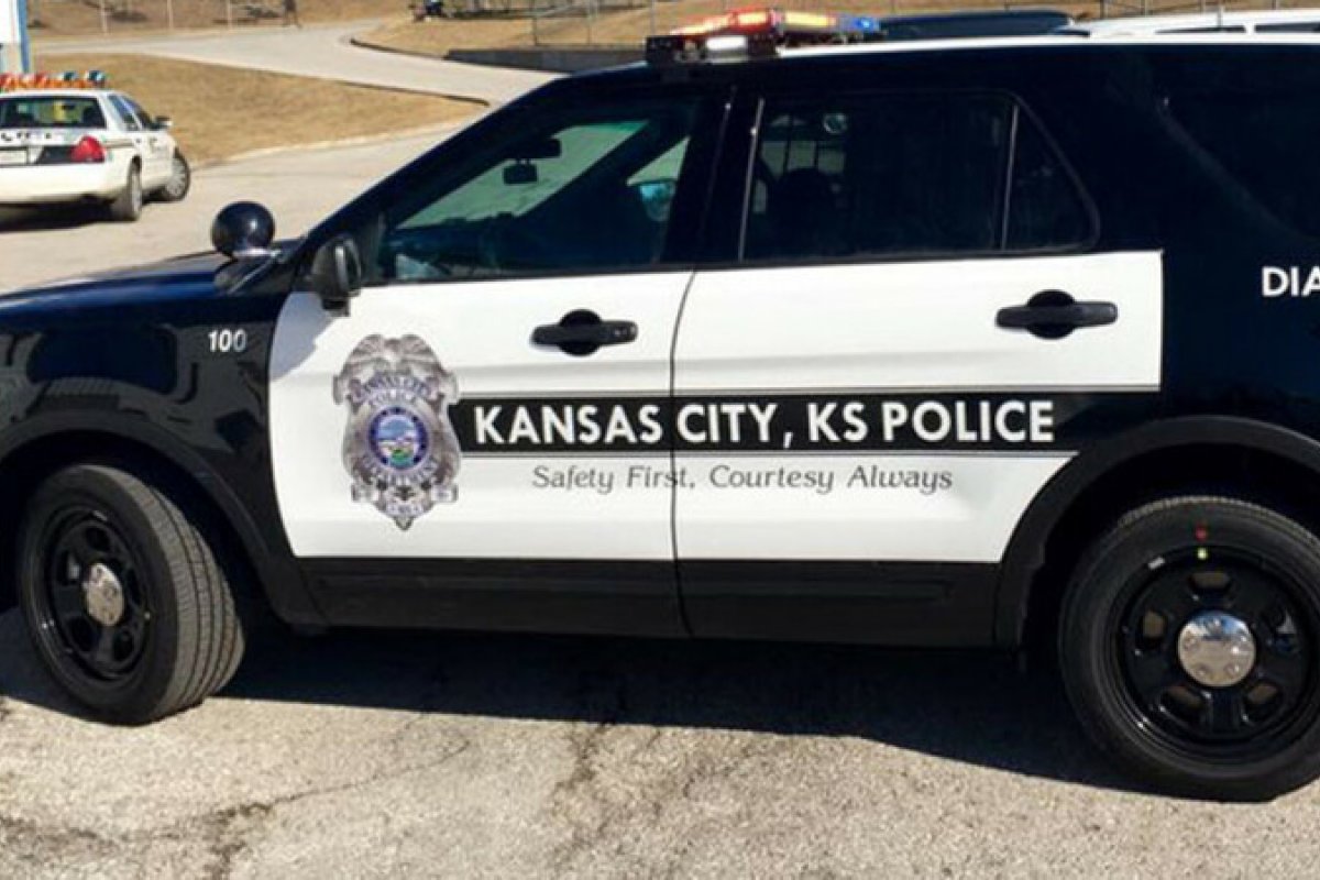 Tiroteio num bar do Kansas deixa quatro mortos e cinco feridos