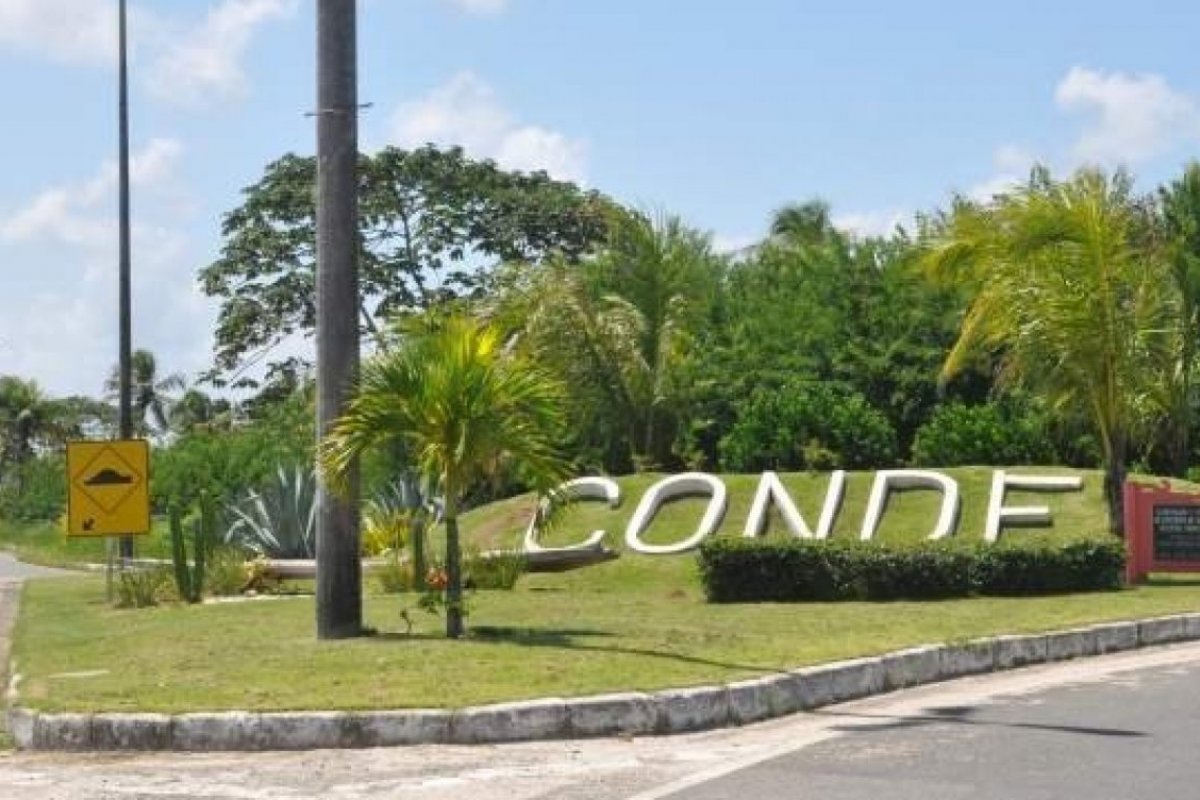 Conde: Justiça bloqueia R$ 5 milhões de ex-prefeito