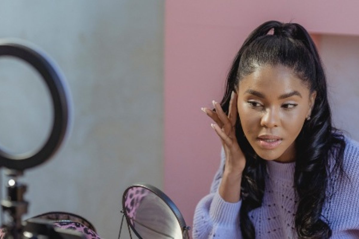 Estudo vai avaliar regulação da profissão de ‘influencers digitais’