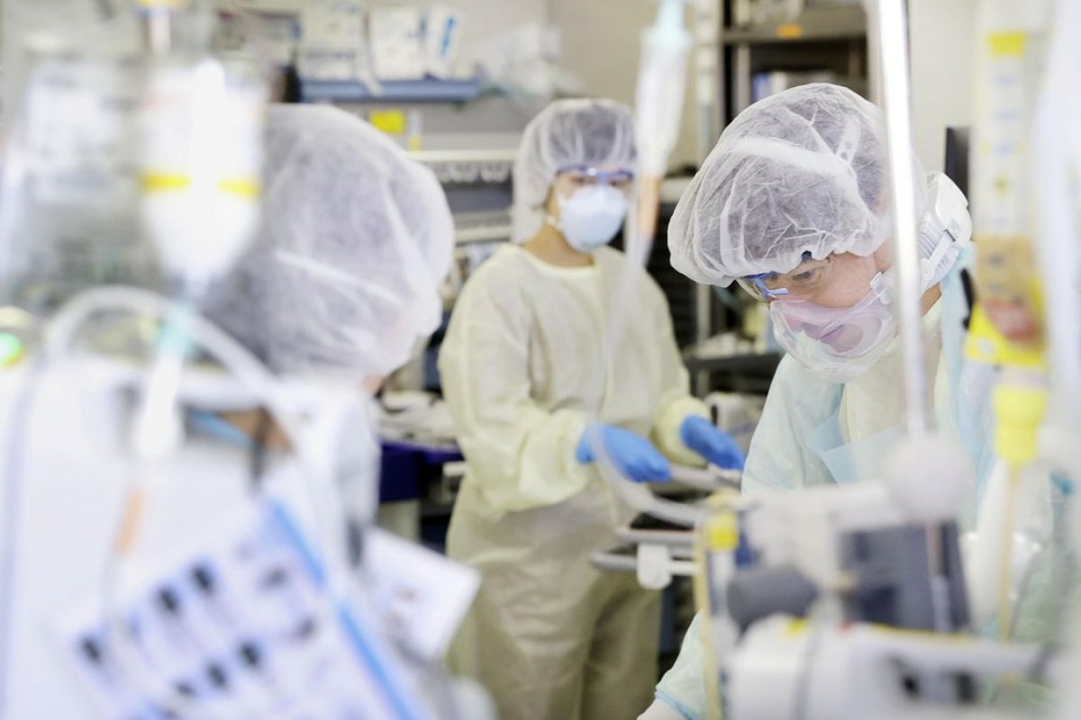 Brasil tem 22,1 milhões de casos de Covid-19 e 616,2 mil mortes