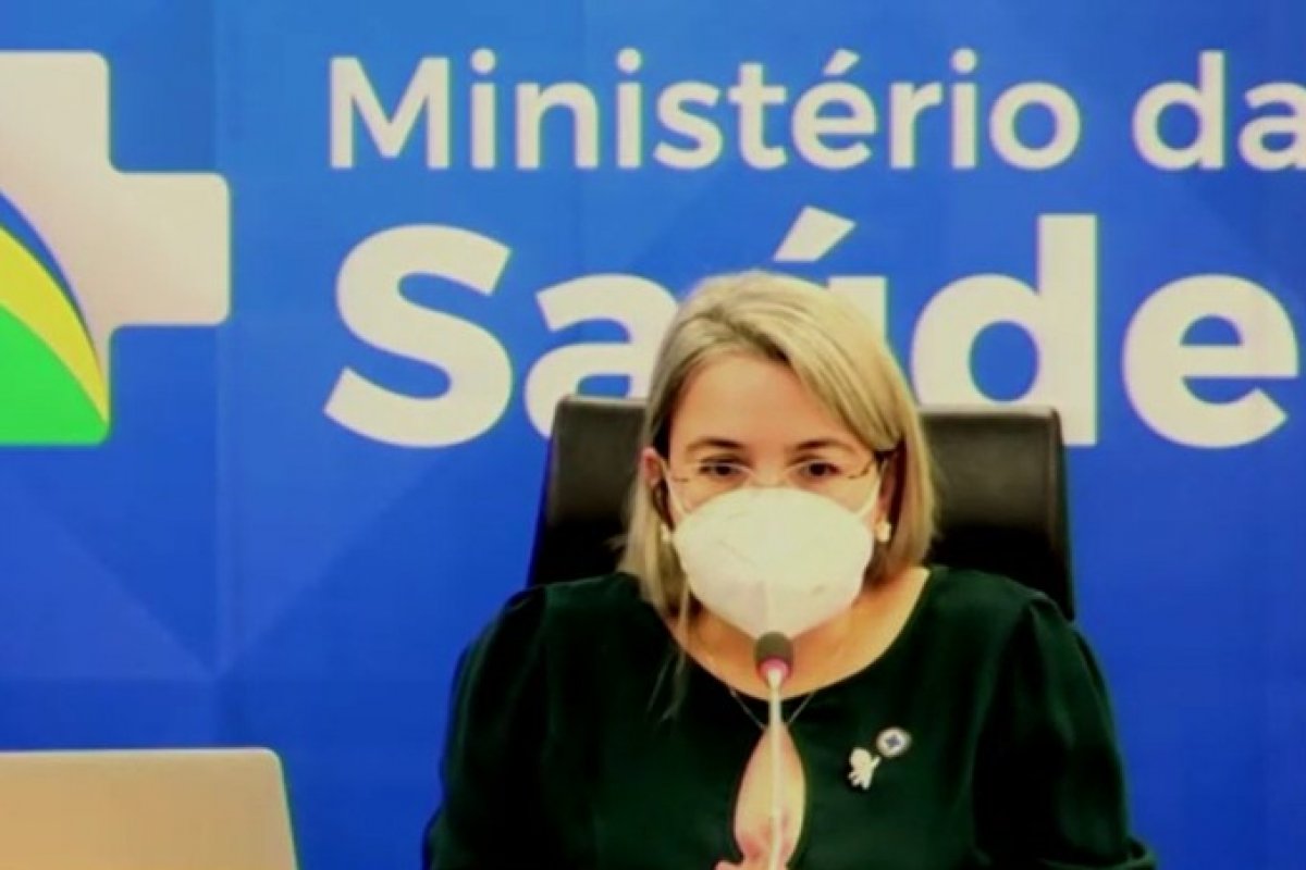 Secretária do Ministério da Saúde recomenda que carnaval não seja realizado em 2022