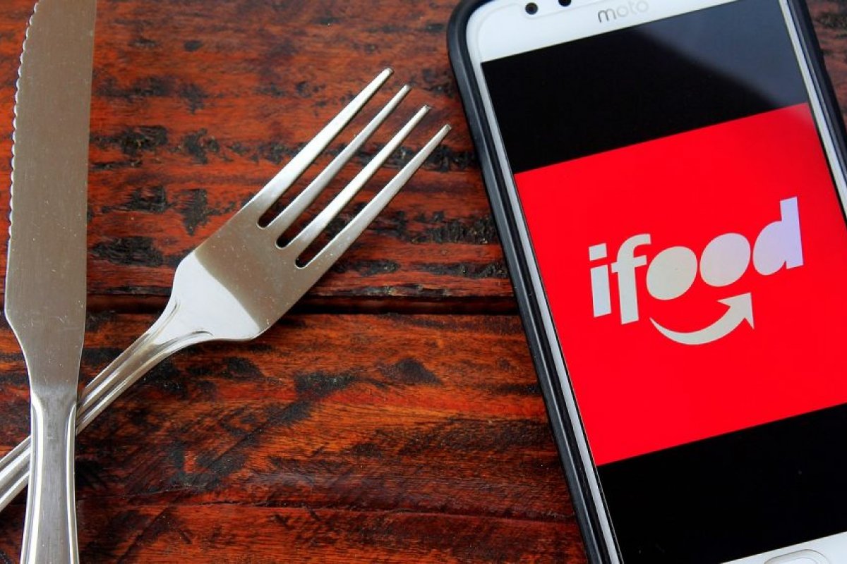 iFood é multado em R$ 1,5 milhão por exibir mensagens políticas em nomes de restaurantes