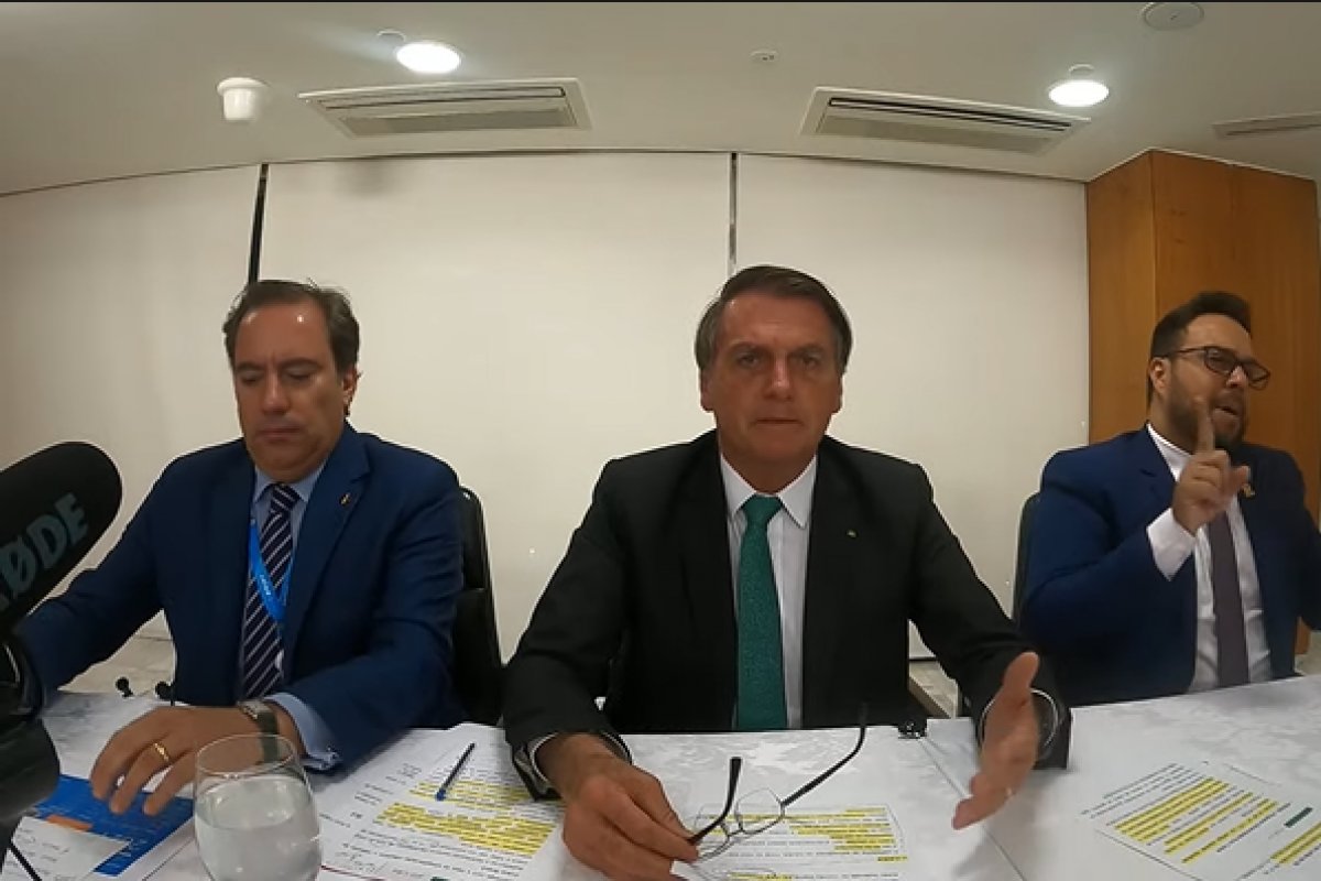 Bolsonaro manda indireta para Moraes e afirma que ministro "nem sempre toma decisões adequadas"