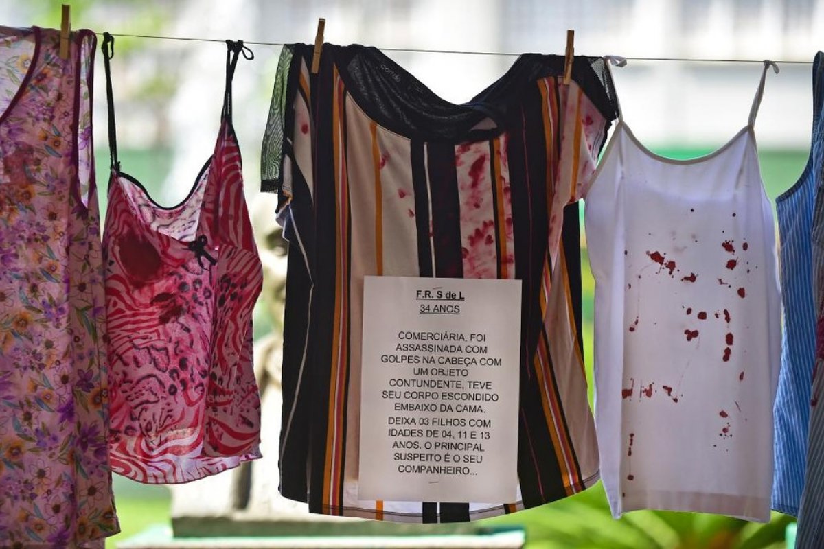 Casos de estupro voltam a crescer neste ano; 4 mulheres são vítimas de feminicídio por dia no Brasil, aponta pesquisa