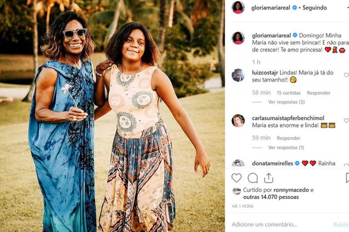 Filha de Gloria Maria surge do mesmo tamanho que a mãe