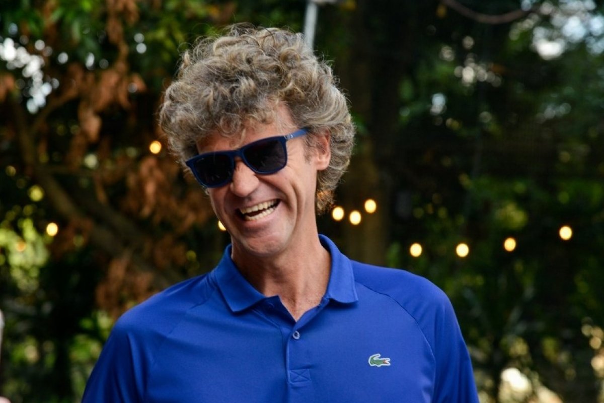 Lacoste Eyewear traz a praia à São Paulo para apresentar sua nova coleção de óculos e celebrar Gustavo Kuerten, embaixador brasileiro