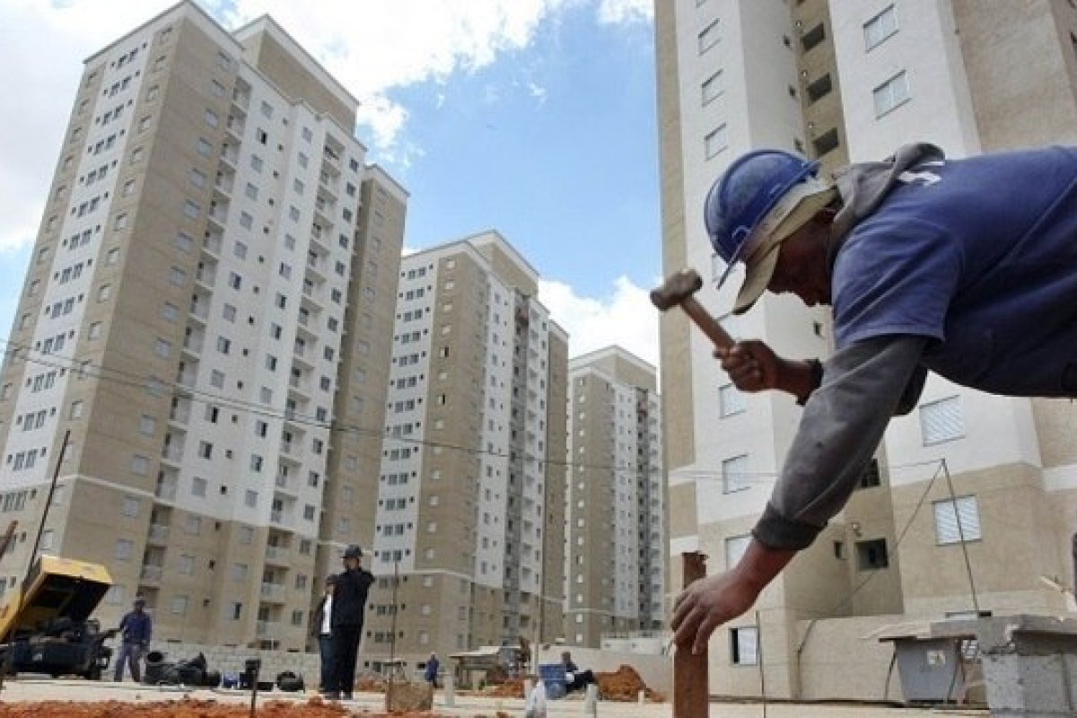 Custo da construção no país sobe 1,07% em novembro, aponta IBGE 