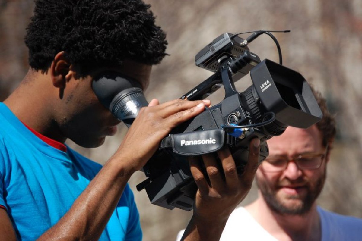 Congresso analisa projeto que pune fake news