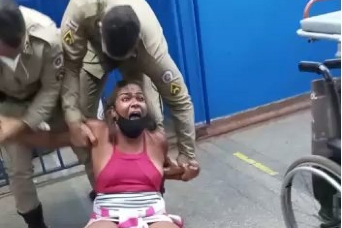 Vídeo: mulher expõe agressão por policiais na UPA do Marback, em Salvador