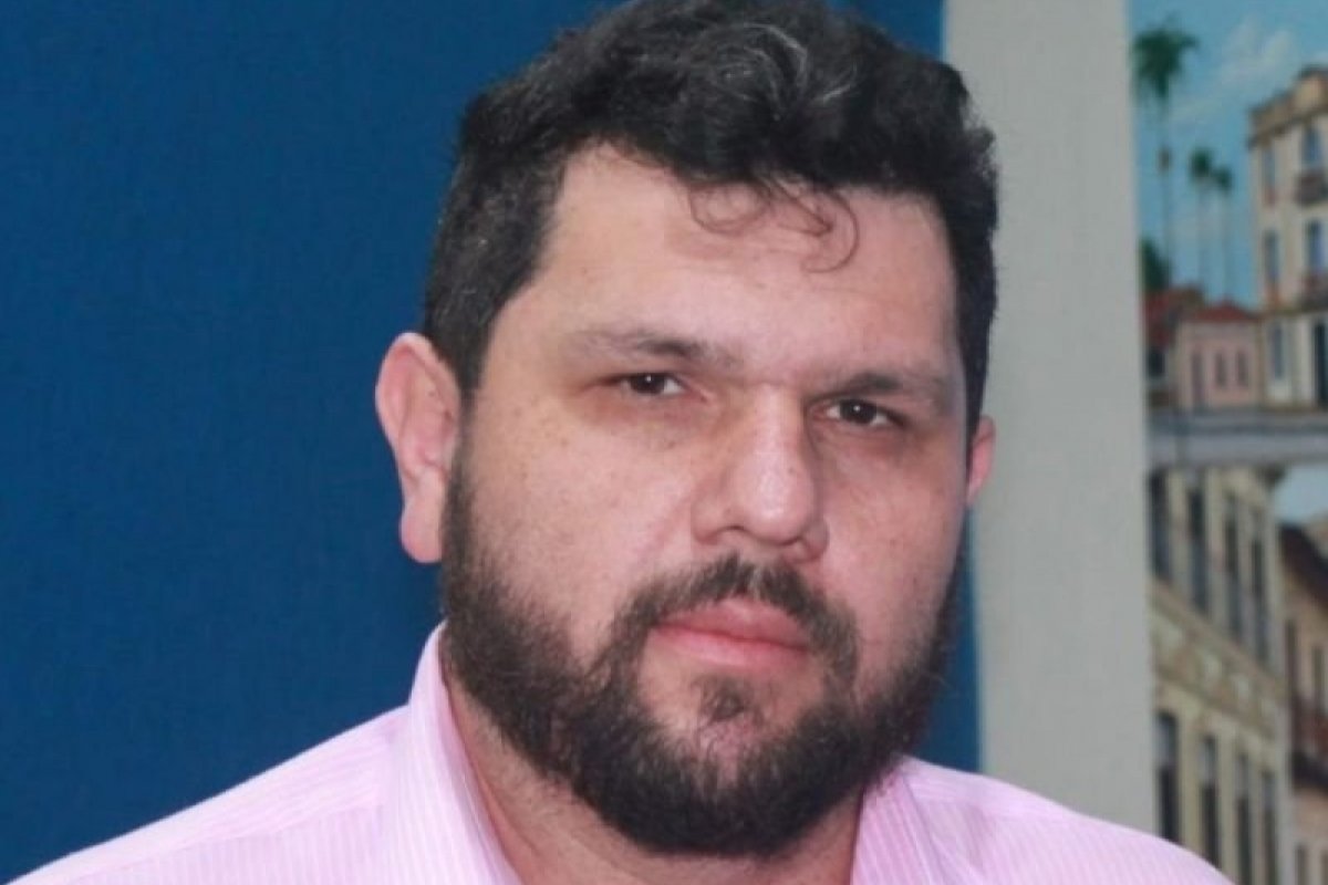 Oswaldo Eustáquio é sentenciado a pagar R$ 25 mil por fake news