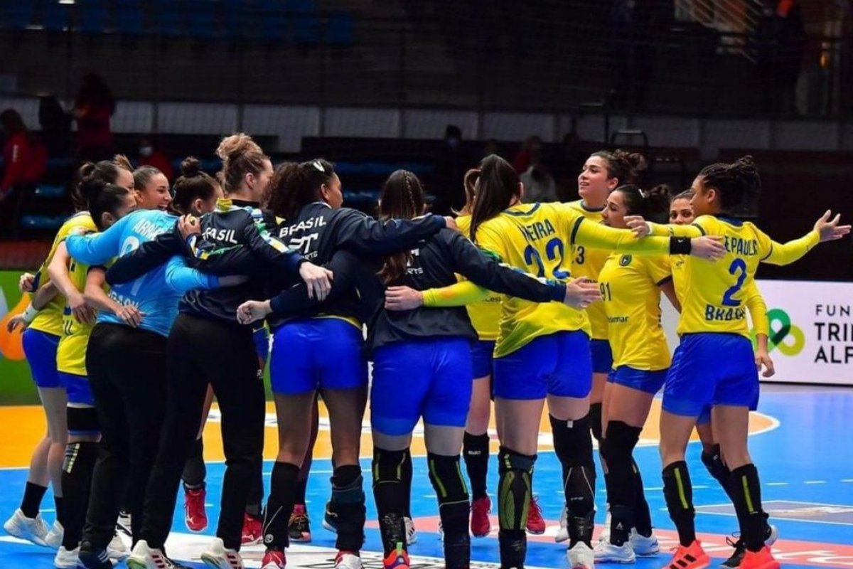 Brasil garante vaga antecipada às quartas de final do Mundial de Handebol feminino