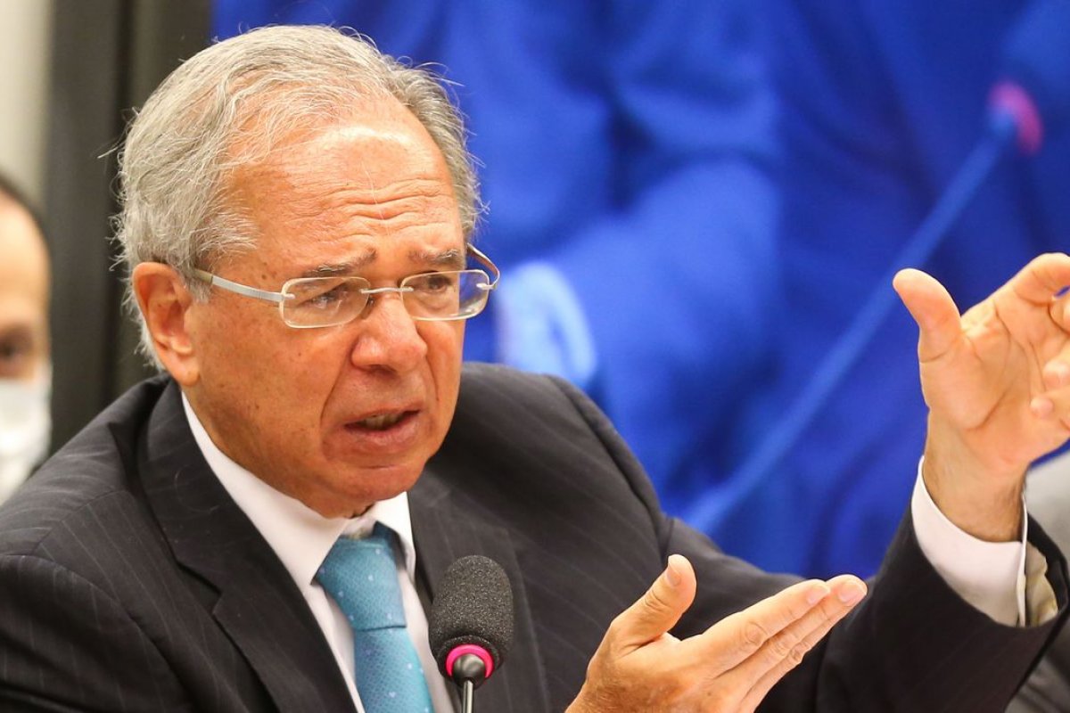 Guedes afirma que reforma administrativa deve acontecer em 2022