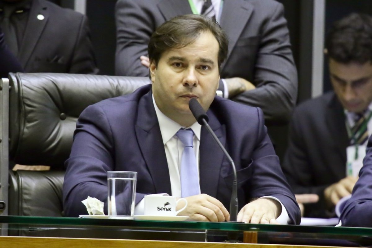 Rodrigo Maia se reaproxima de ACM Neto e negocia ida para União Brasil, diz coluna