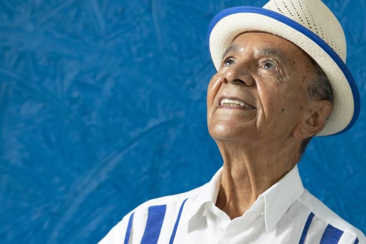 Velório de Hildemar Diniz acontece na manhã deste domingo (12); Enterro está marcado para as 17h