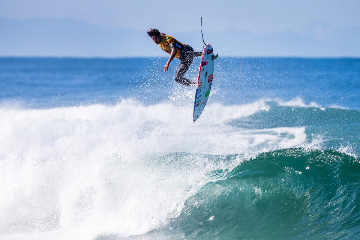 Medina avança com virada heróica no fim e Filipinho é eliminado