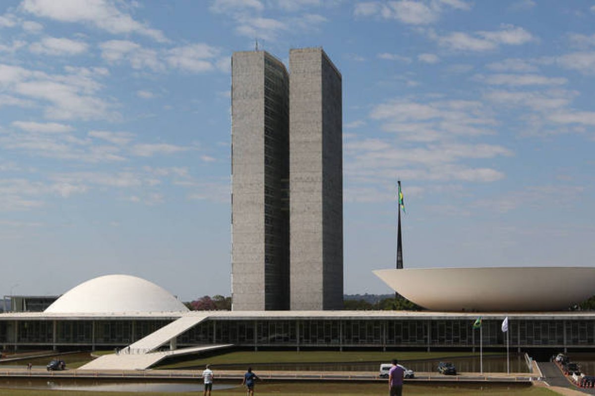 PEC dos Precatórios volta à pauta do Congresso nesta segunda-feira (13)