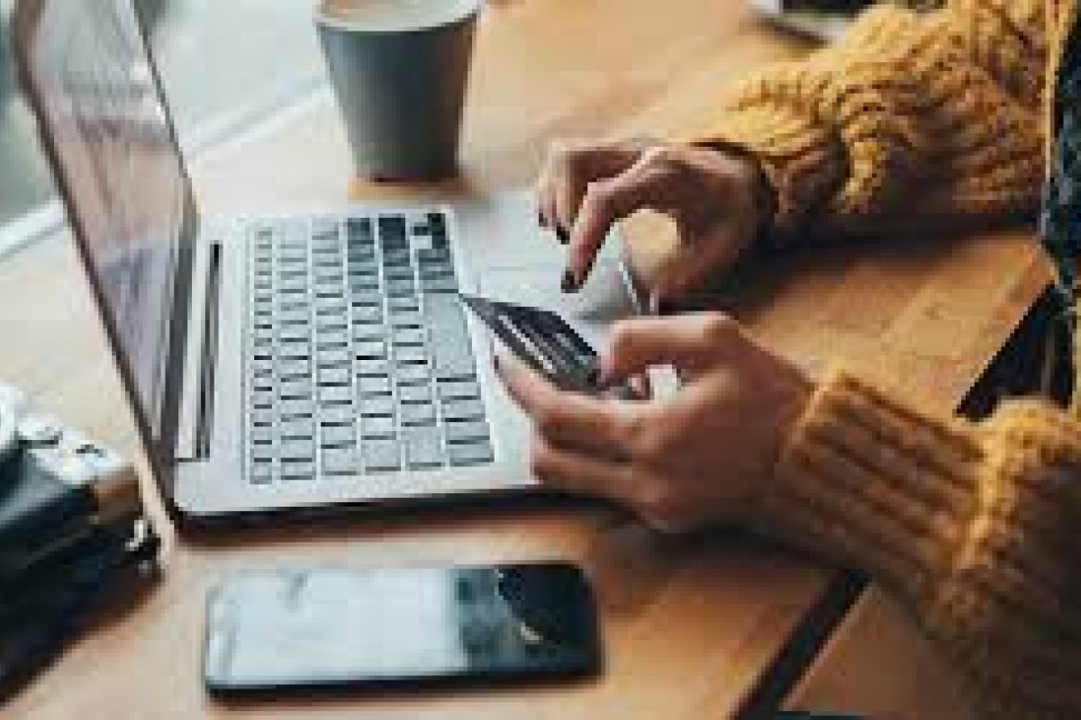 Cresce a contratação de temporários por empresas de e-commerce, aponta levantamento