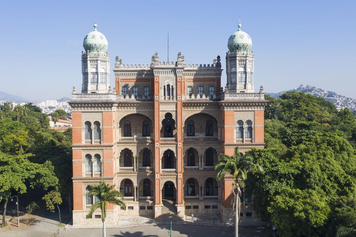 Fiocruz lança cartilha com orientações para natal e réveillon seguros