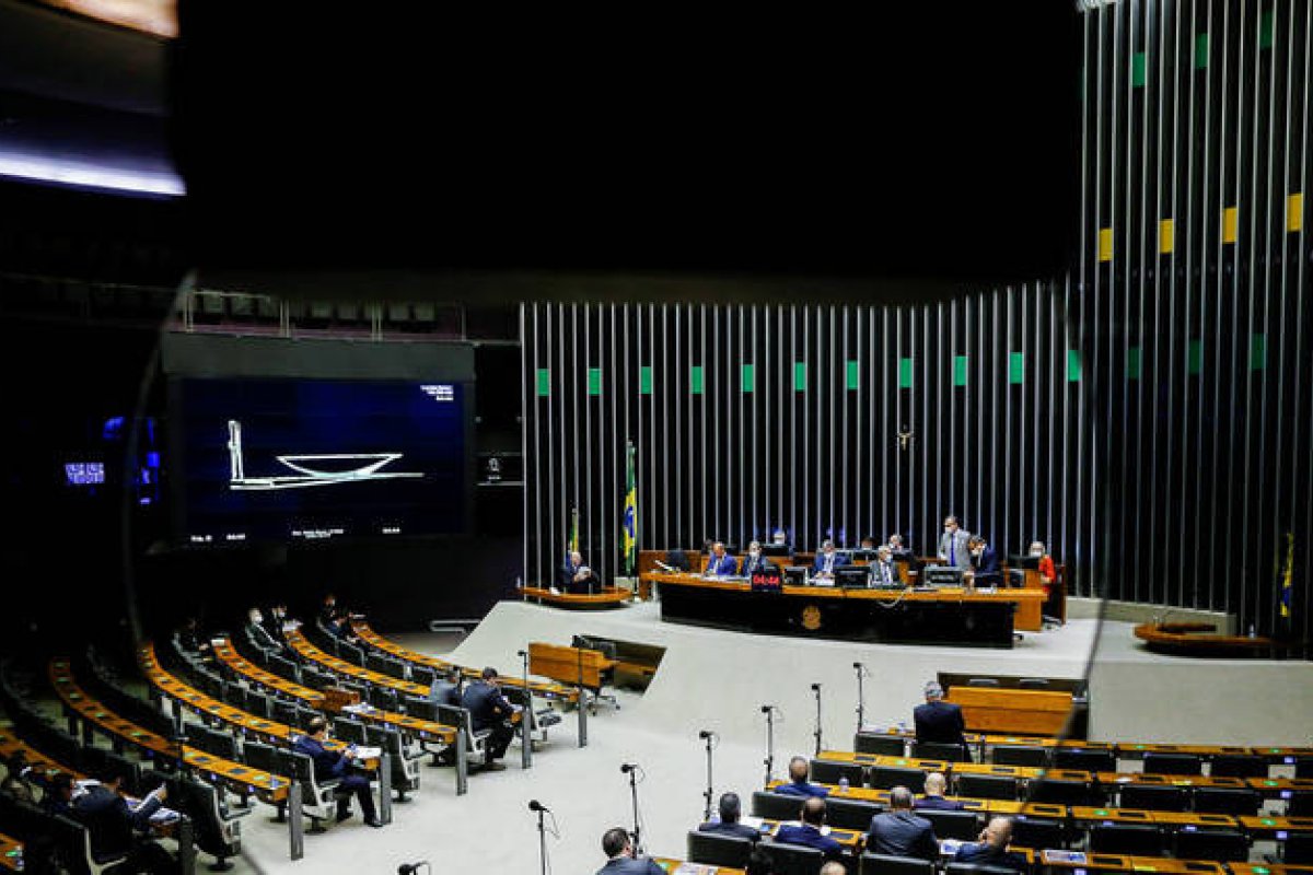Deputados articulam mudanças na PEC dos Precatórios