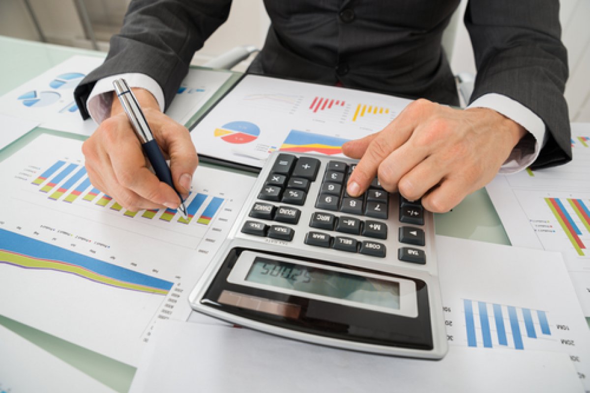 IBGE: Serviços caem 1,2% em outubro