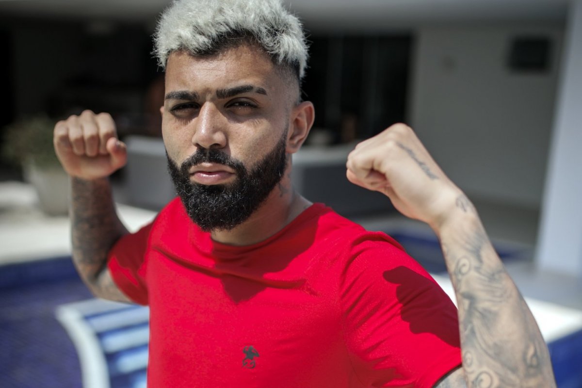 Gabigol fecha contrato para assinar coleção cápsula da Blue Man, tradicional marca de moda praia carioca