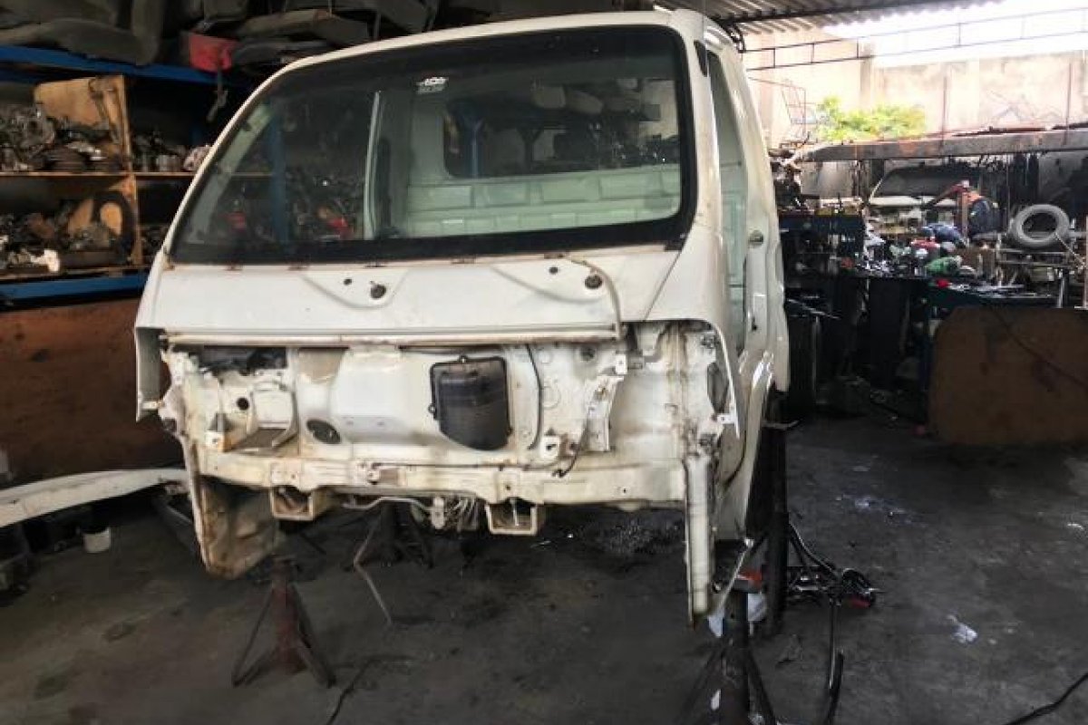 Polícia Civil e PRF flagram homem desmanchando veículo em Feira de Santana