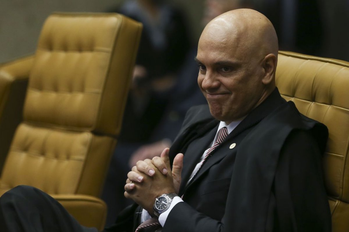 Alexandre Moraes tranca ação da PGR que contestava inquérito sobre live de Bolsonaro