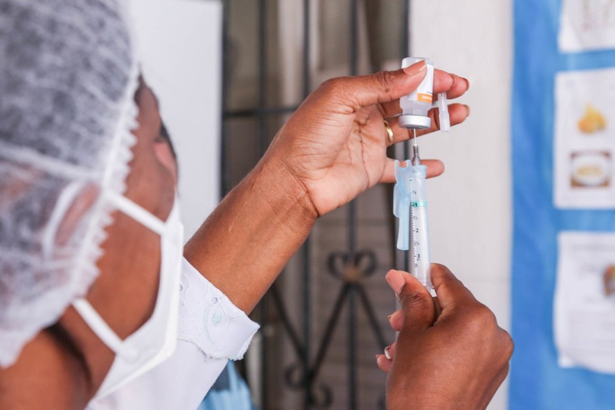 Covid-19: mais 13,2 mil pessoas são vacinadas com primeira dose na Bahia