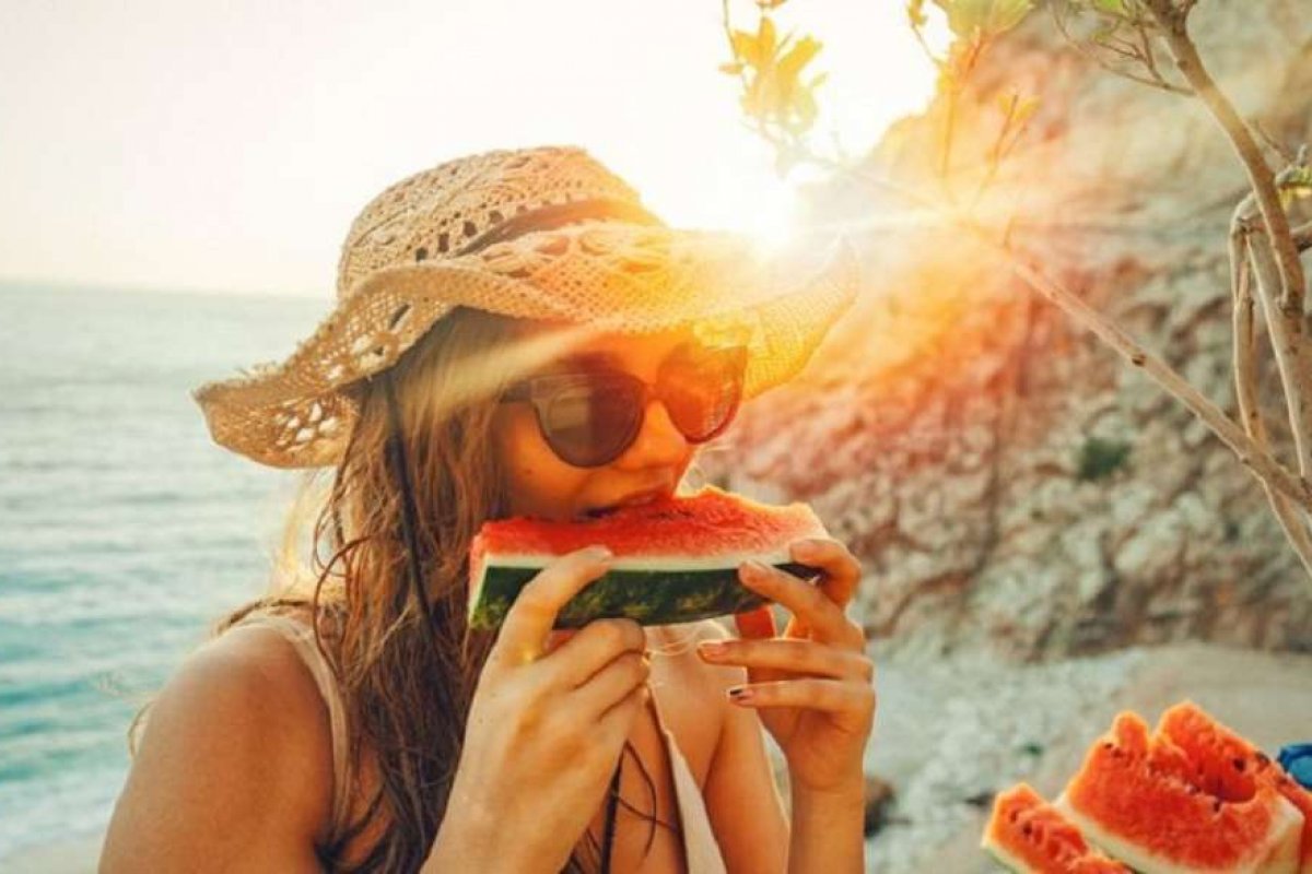 Comer sem culpa: nutricionista dá dicas para aproveitar o verão sem abrir mão da dieta