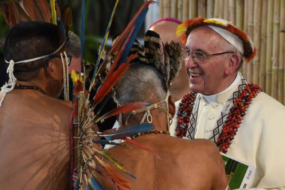 Papa Francisco pede respeito aos povos indígenas da Amazônia