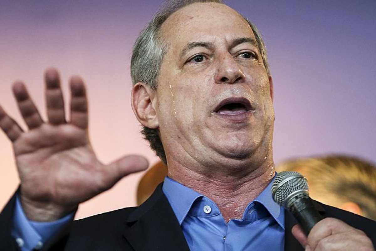 Ciro Gomes é alvo de operação da PF