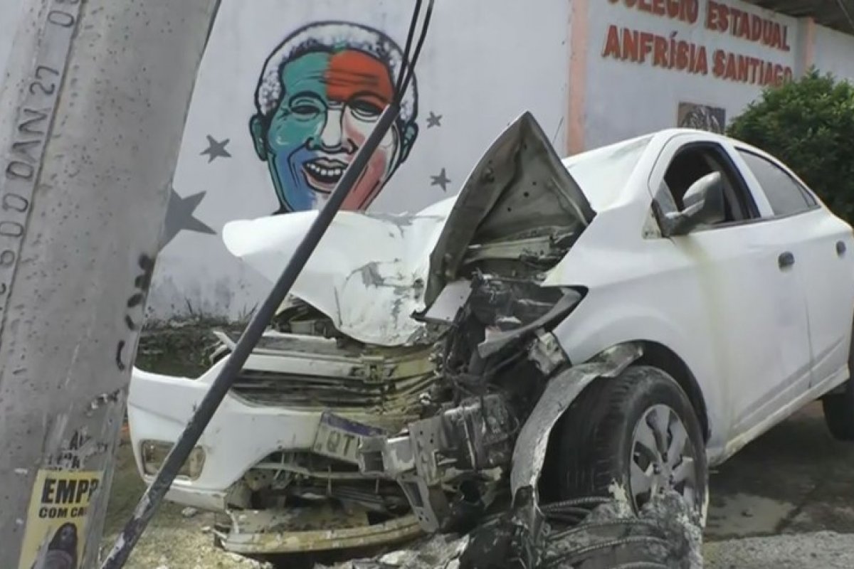 Motorista fica ferido após acidente na Avenida Suburbana, em Salvador