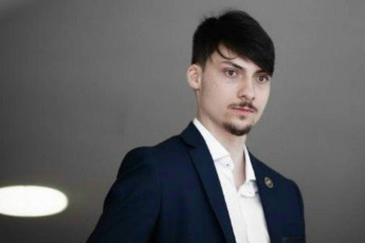 Filho de Bolsonaro pede adiamento de depoimento a PF