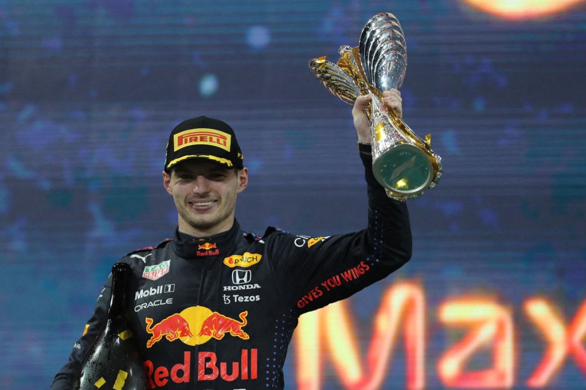 Mercedes desiste de apelação e parabeniza Verstappen por título da F1