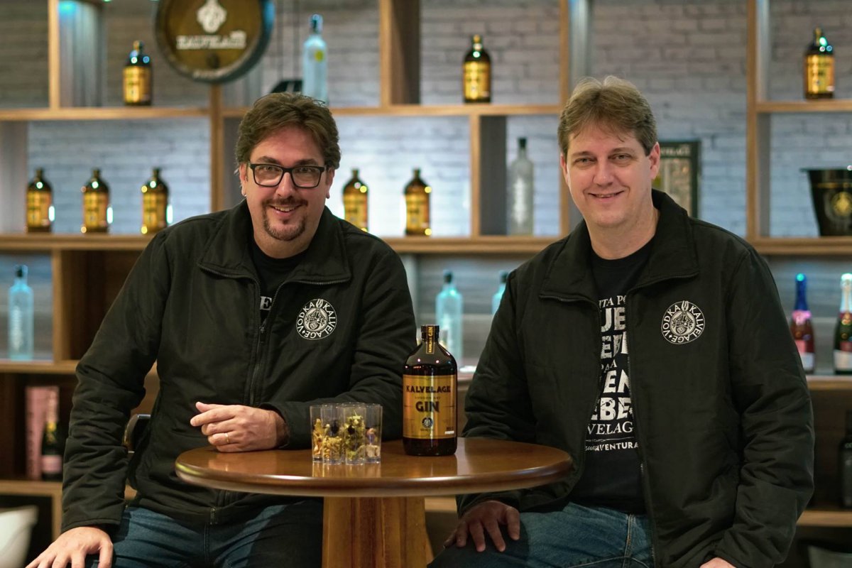 Destilaria criada por irmãos catarinenses conquista medalha de prata em importante concurso internacional de vinhos e destilados