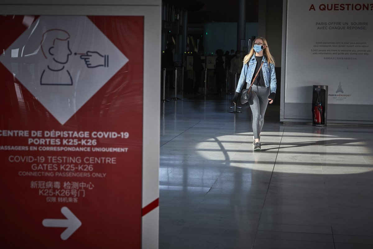 França restringe entrada de viajantes do Reino Unido por causa da Ômicron