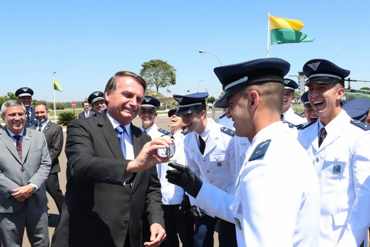 Senado aprova projeto que restringe tatuagens para ingresso na Marinha