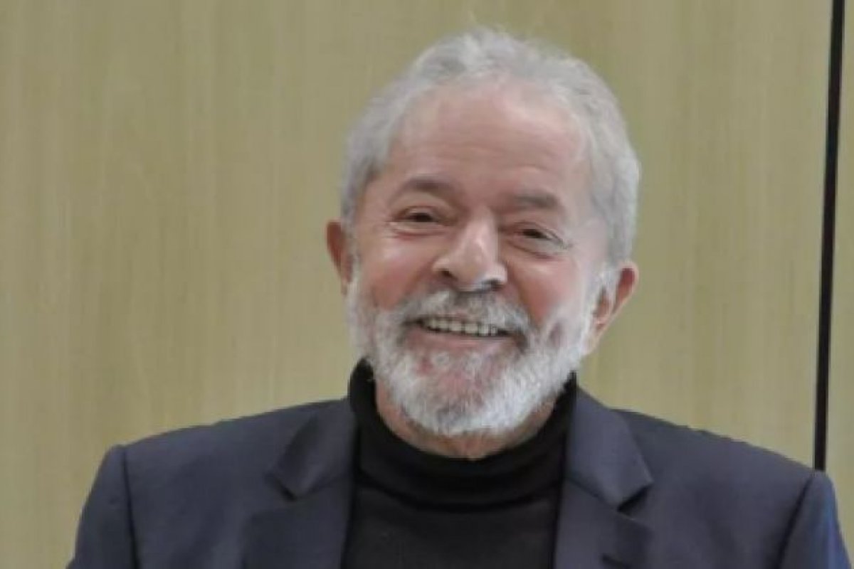 Datafolha: com 48% das intenções de voto à Presidência, Lula ganharia primeiro turno
