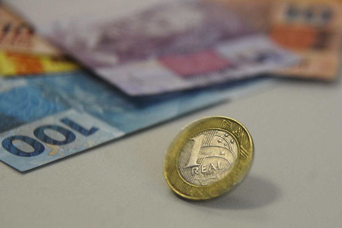 Monitor do PIB da FGV aponta recuo de 0,7% na atividade econômica em outubro