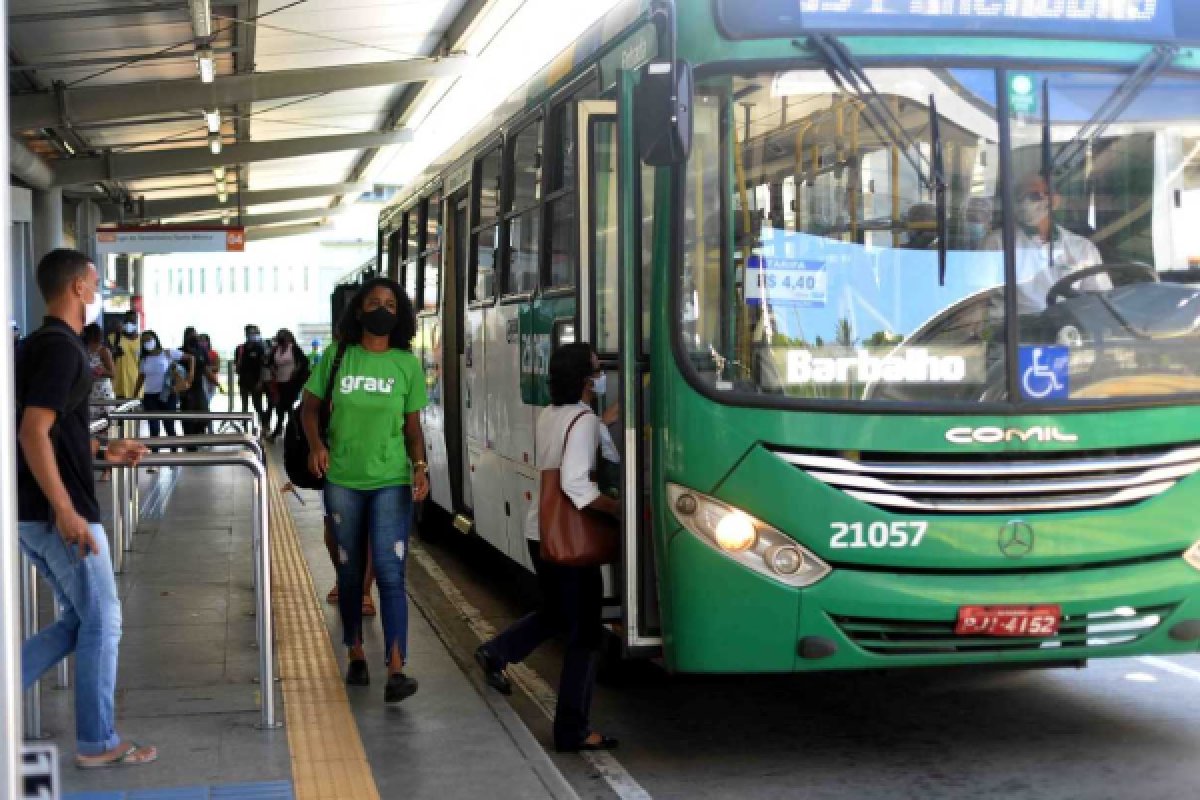 Salvador inicia operação especial de transporte para período de compras
